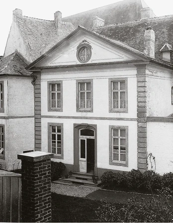 2. Façade nord de style classique.webp