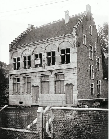 Reconstruction de la maison “Le Flambeau”, rue de Soignies (1911)